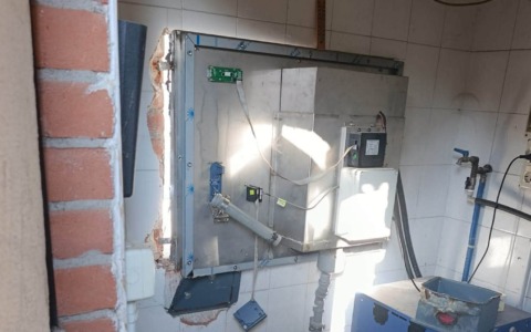 Atto vandalico alla Fontana Leggera di Lauriano: danneggiati anche i bagni pubblici