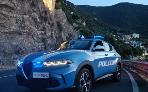 Follia fuori dalle Vele di Alassio: arrestato un ventenne già noto in Piemonte