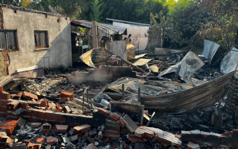 In fiamme le casette degli orti, si indaga sulle cause