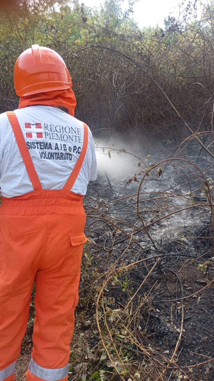 Caldo torrido e rischio incendi: l’allarme e le regole della squadra AIB di  a Casalborgone