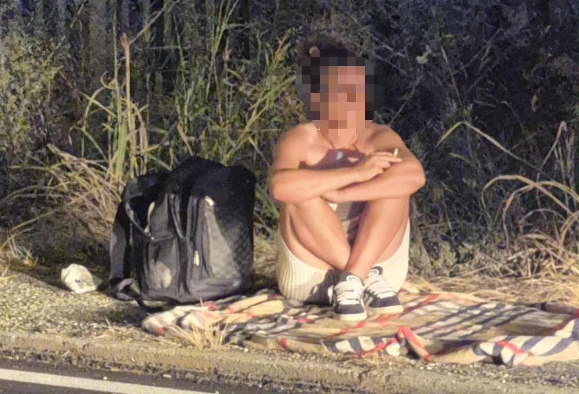 Chivasso, aggressione in corso Galileo Ferraris: la donna mezza nuda si scaglia contro il gestore Eni