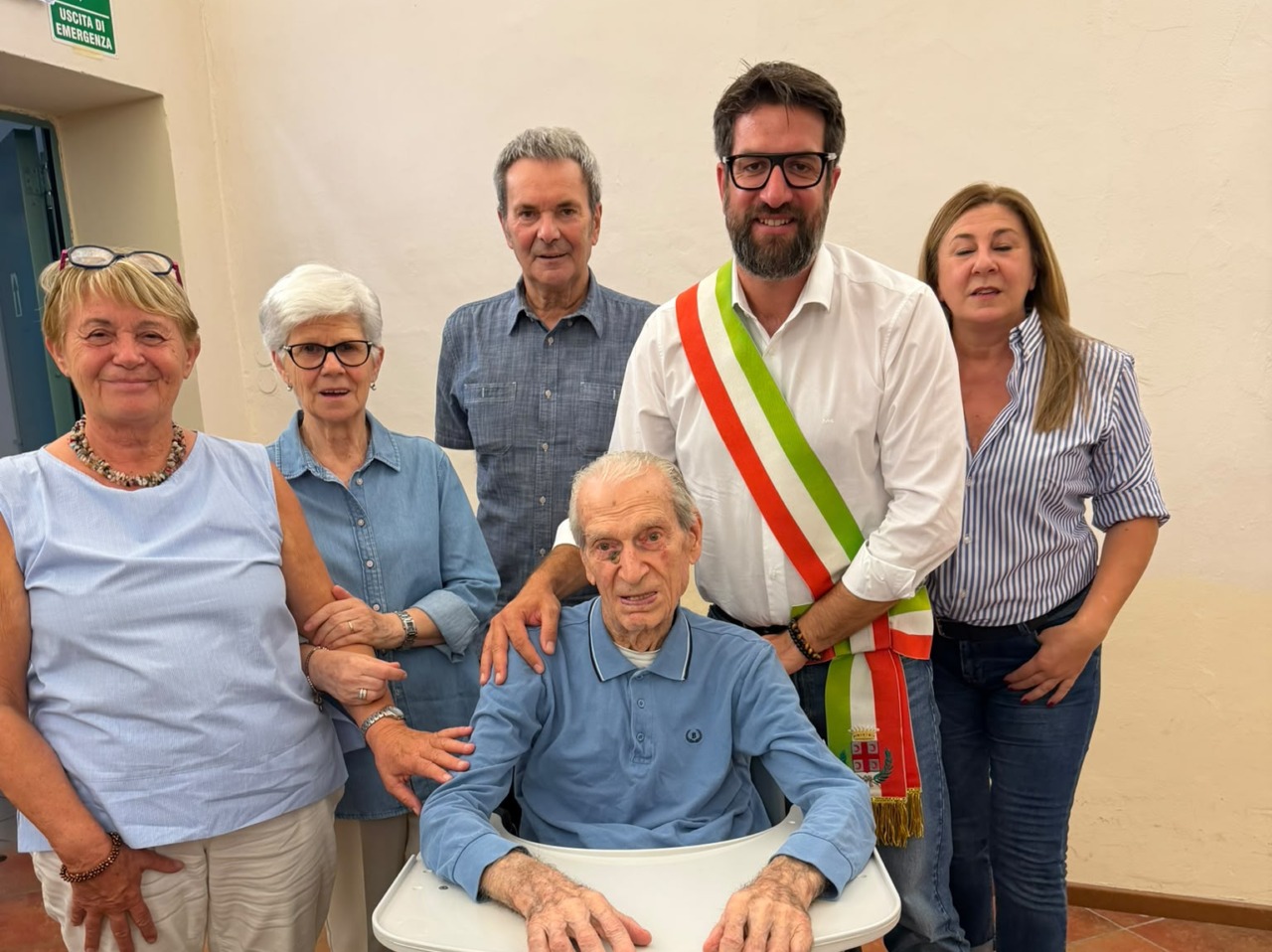 Crescentino, festa per i 105 anni di Osvaldo Cena: è l’uomo più longevo del Vercellese