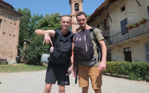 Giro del mondo senza soldi per Simone e Jacopo: l’avventura dei “Travel Luogo Boys”