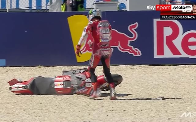Bagnaia KO a Misano: cade al settimo giro, stagione da incubo