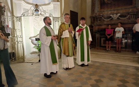 Montanaro accoglie il nuovo parroco don Francesco Sillano e i suoi collaboratori LE FOTO