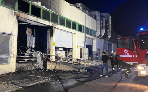 Incendio alla Prealpina di Chivasso, caccia al piromane