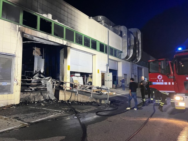 Incendio alla Prealpina di Chivasso, caccia al piromane