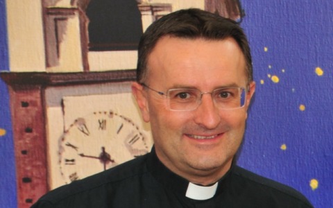 Rondissone, caso don Kamal: «Don Davide resta al suo posto»