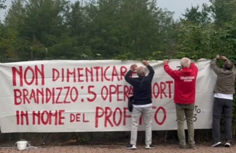 Brandizzo, via al processo per la strage sui binari: 35 parti civili