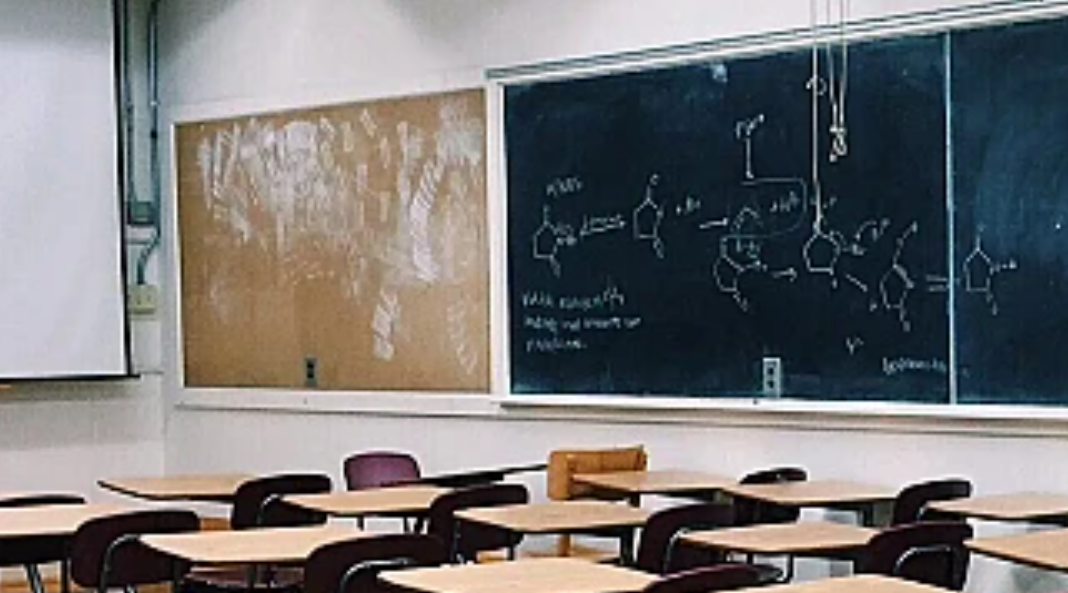 Mazzè, slitta il trasferimento nella nuova scuola primaria