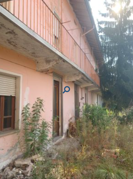 Cigliano, abbattere l’ex asilo per fare un parcheggio: no»